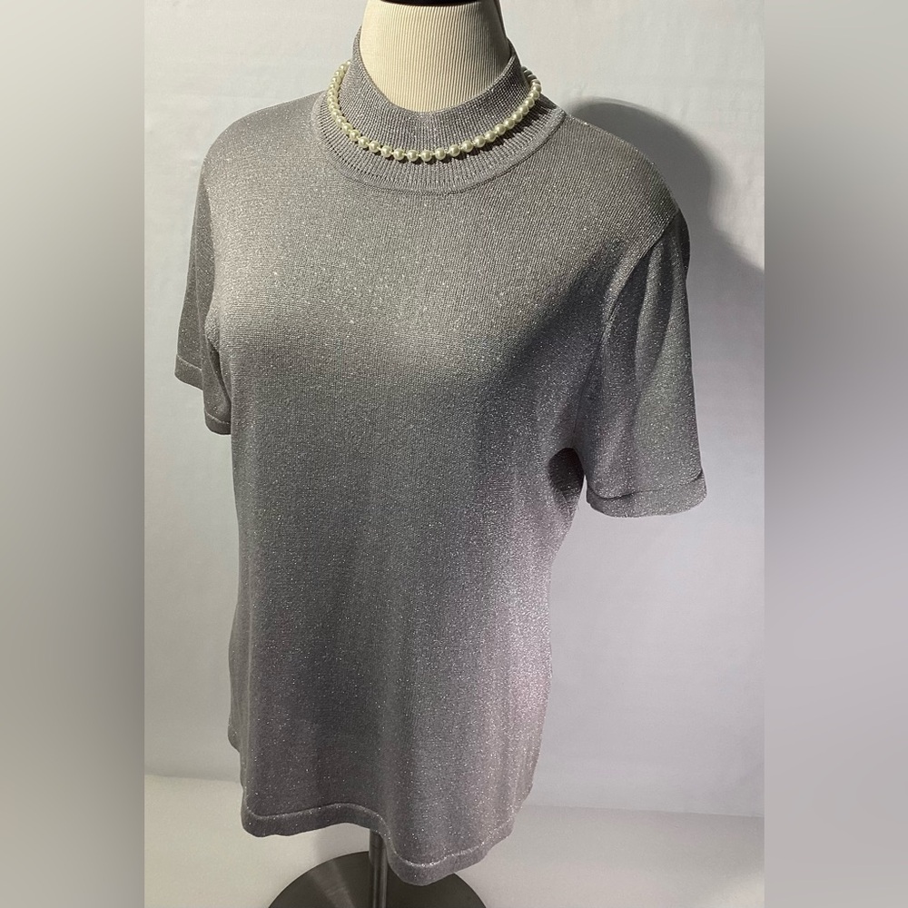 Casual Corner Women’s Top Silver w Metallic Short Sleeve 85% Silk 15% Polyester
